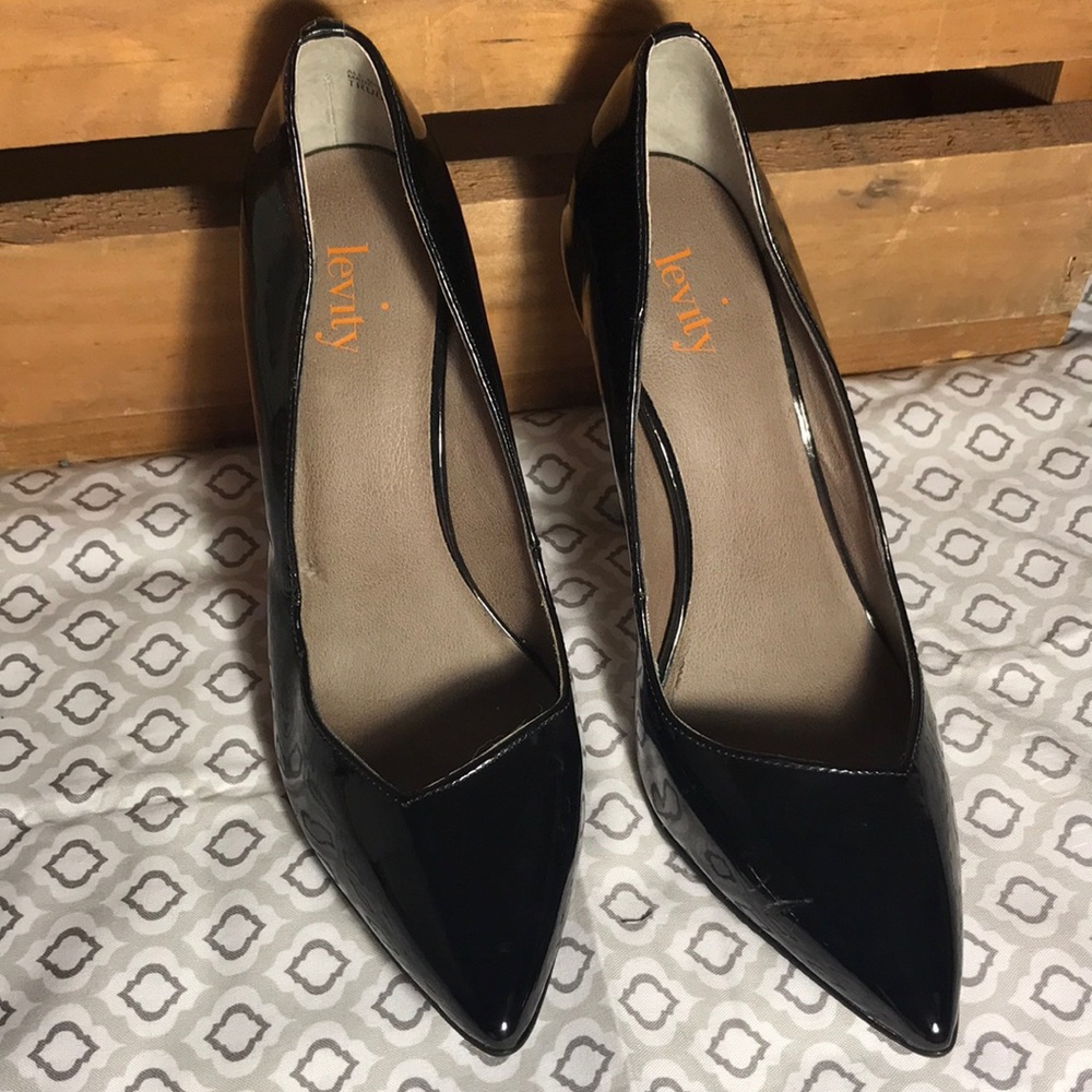 Black heels pointed toe